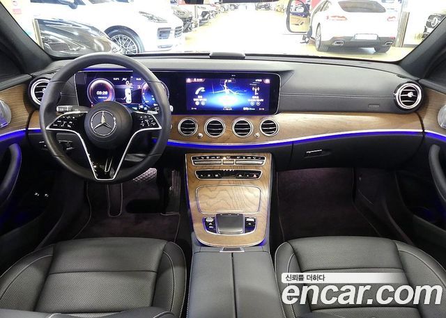Mercedes-Benz E-Class 2021 — photo 4