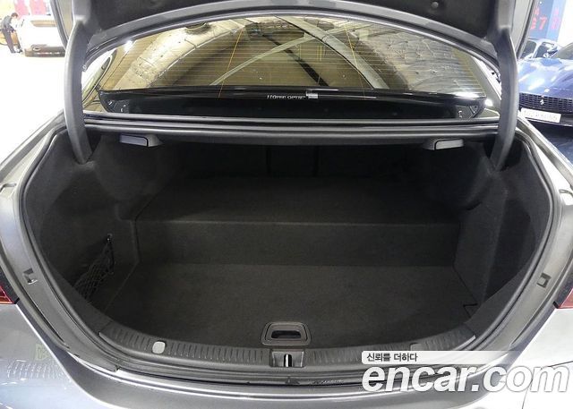 Mercedes-Benz E-Class 2021 — photo 10