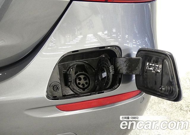 Mercedes-Benz E-Class 2021 — photo 13