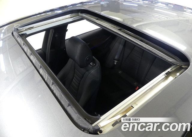 Mercedes-Benz E-Class 2021 — photo 20