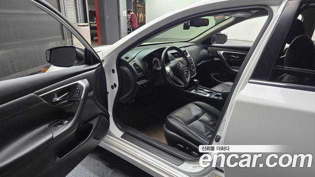 Nissan Altima 2017 — photo 10