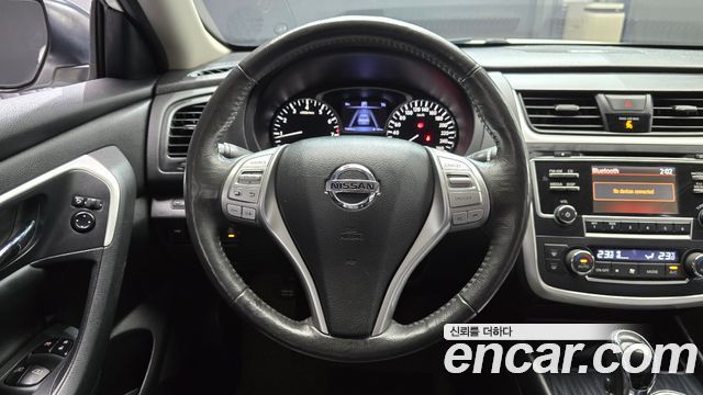 Nissan Altima 2017 — photo 13