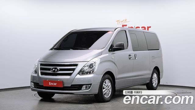 Hyundai Starex 2017 — photo 1