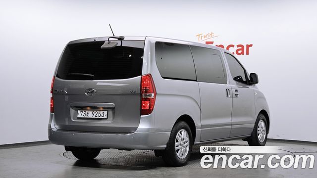 Hyundai Starex 2017 — photo 2