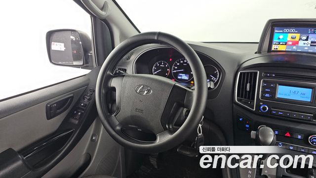 Hyundai Starex 2017 — photo 13