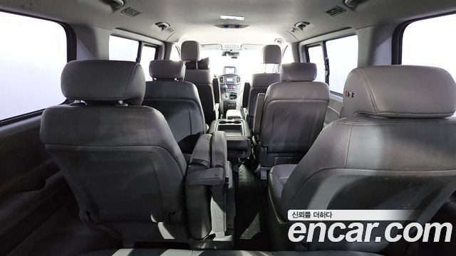 Hyundai Starex 2017 — photo 19