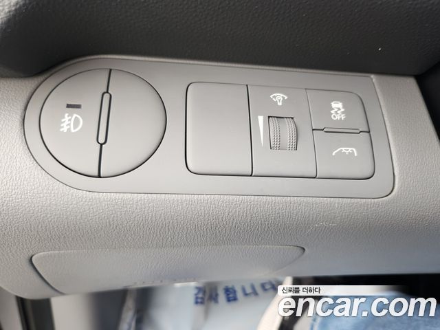 Hyundai Starex 2017 — photo 9