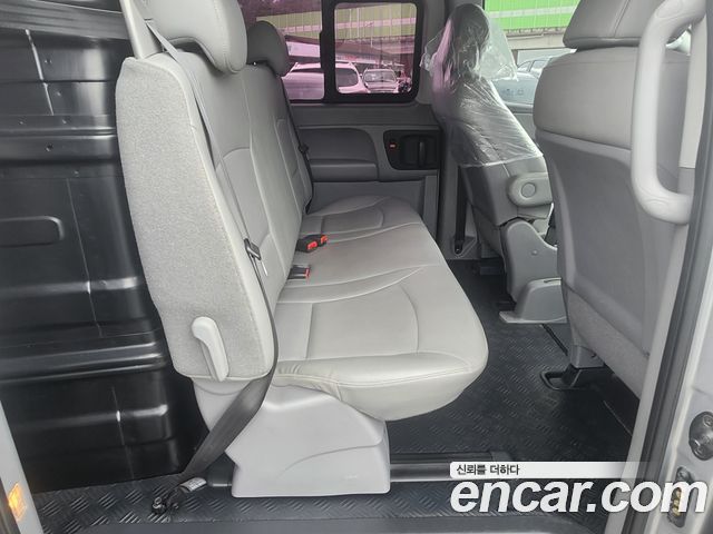Hyundai Starex 2017 — photo 14