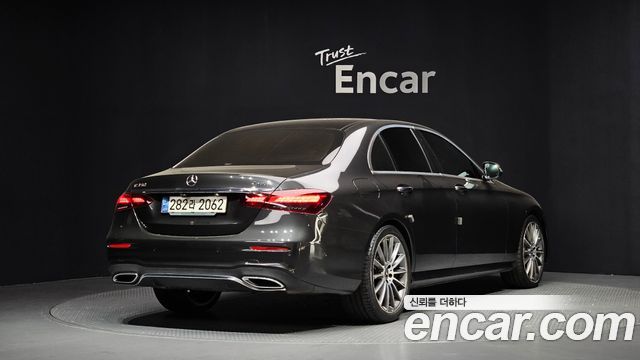 Mercedes-Benz E-Class 2021 — photo 2