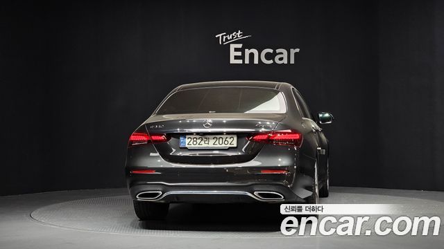 Mercedes-Benz E-Class 2021 — photo 4