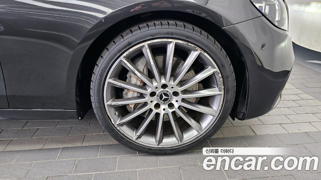 Mercedes-Benz E-Class 2021 — photo 5
