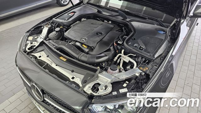 Mercedes-Benz E-Class 2021 — photo 6