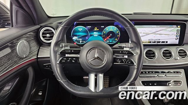 Mercedes-Benz E-Class 2021 — photo 13