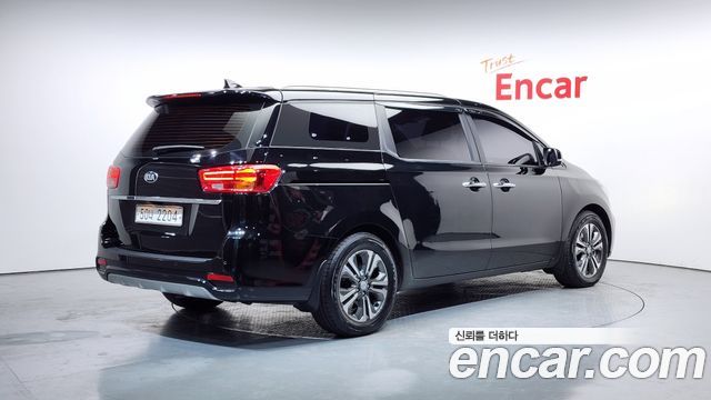 Kia Canival 2019 — photo 2
