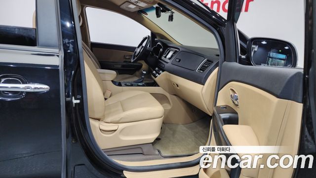 Kia Canival 2019 — photo 11