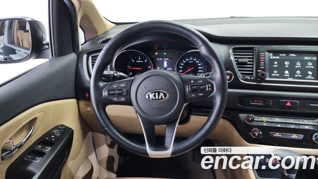 Kia Canival 2019 — photo 13