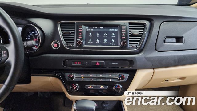 Kia Canival 2019 — photo 14