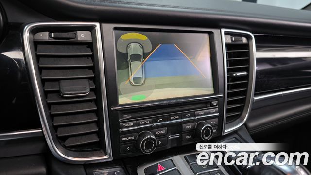 Porsche Panamera 2012 — photo 15