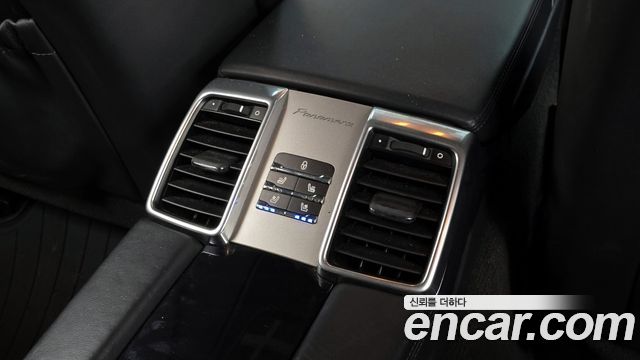 Porsche Panamera 2012 — photo 18