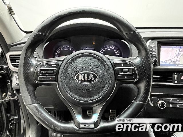 Kia K5 2017 — photo 11