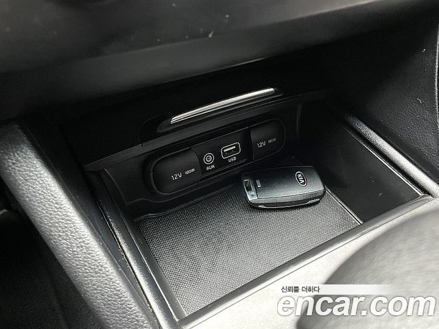 Kia K5 2017 — photo 16
