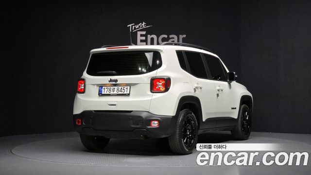 Jeep Renegade 2022 — photo 2