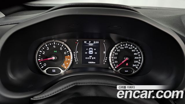 Jeep Renegade 2022 — photo 8