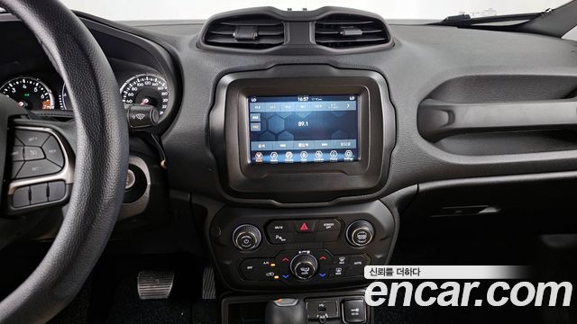 Jeep Renegade 2022 — photo 15