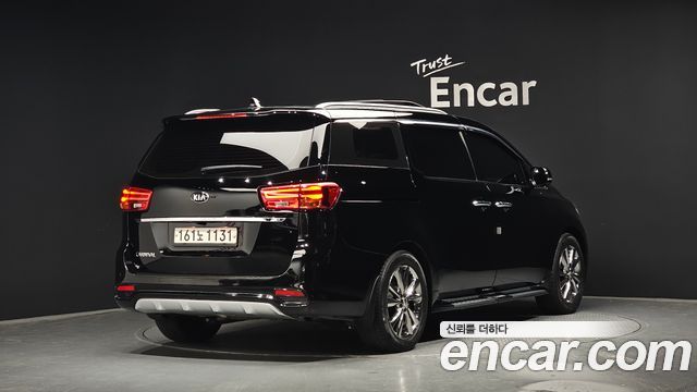 Kia Canival 2019 — photo 2