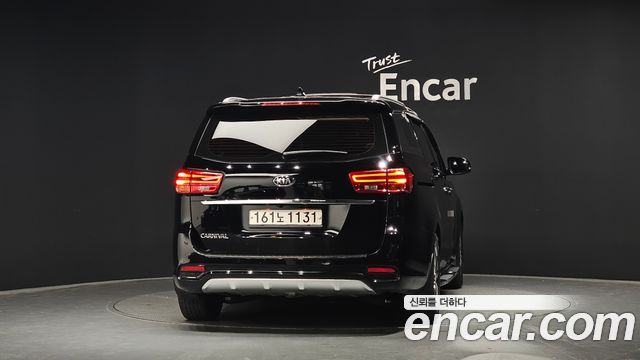 Kia Canival 2019 — photo 4