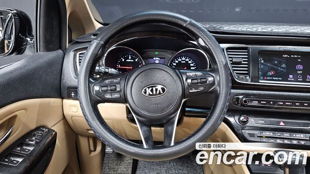 Kia Canival 2019 — photo 13