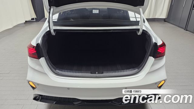 Kia K3 2022 — photo 20