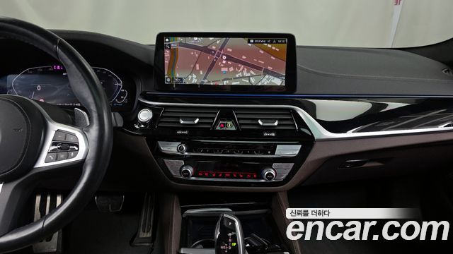 BMW 5-Series 2022 — photo 14