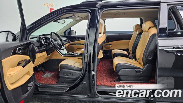 Kia Canival 2021 — photo 18