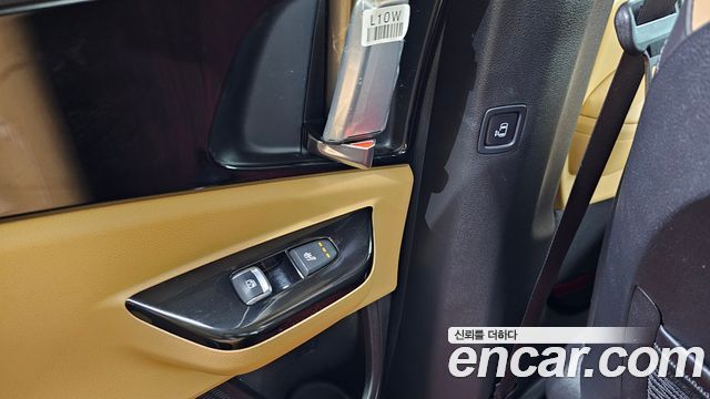 Kia Canival 2021 — photo 19
