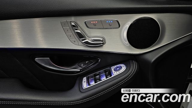 Mercedes-Benz GLC-Class 2020 — photo 14
