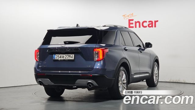 Ford Explorer 2021 — photo 2