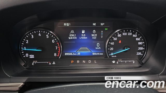 Ford Explorer 2021 — photo 8