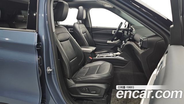 Ford Explorer 2021 — photo 10