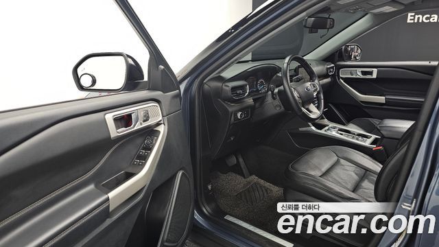 Ford Explorer 2021 — photo 11