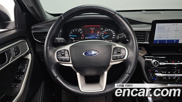 Ford Explorer 2021 — photo 13
