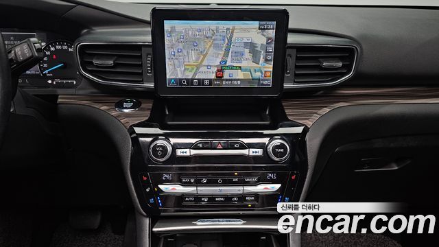 Ford Explorer 2021 — photo 14