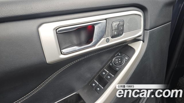 Ford Explorer 2021 — photo 17