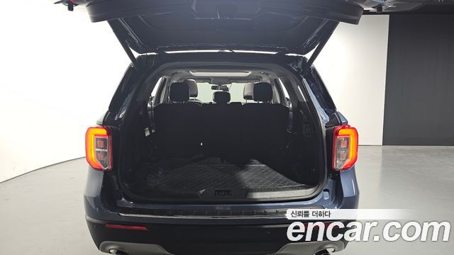 Ford Explorer 2021 — photo 20