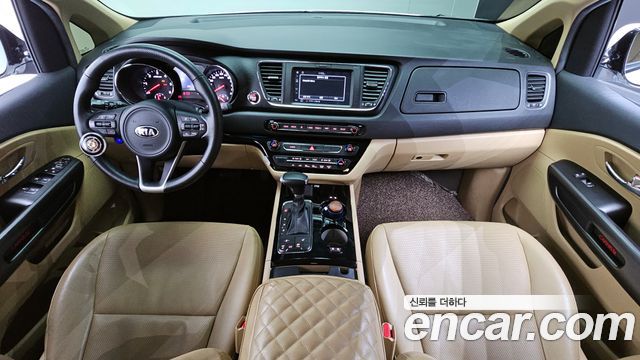Kia Canival 2018 — photo 7