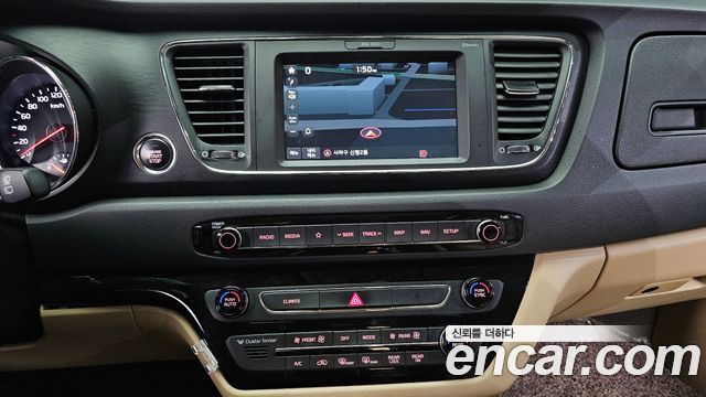 Kia Canival 2018 — photo 16