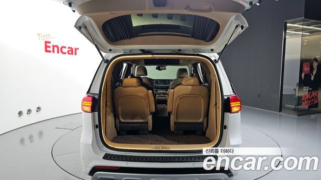 Kia Canival 2018 — photo 20
