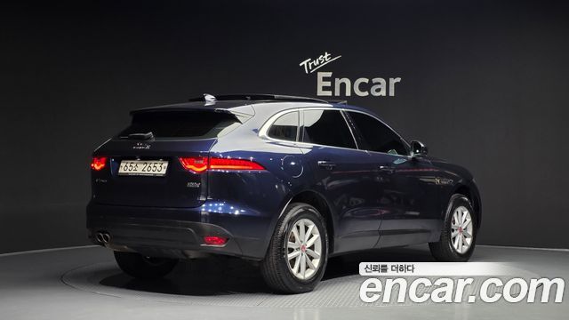 Jaguar F-PACE 2017 — photo 2