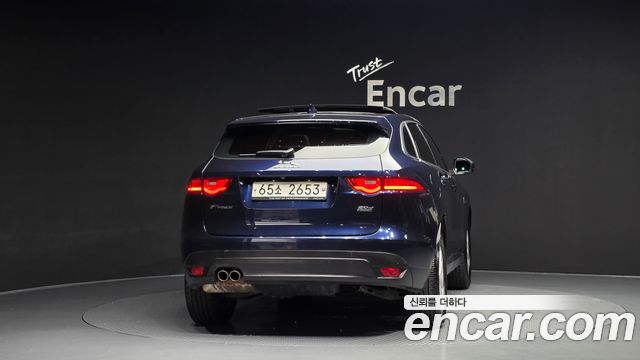 Jaguar F-PACE 2017 — photo 4