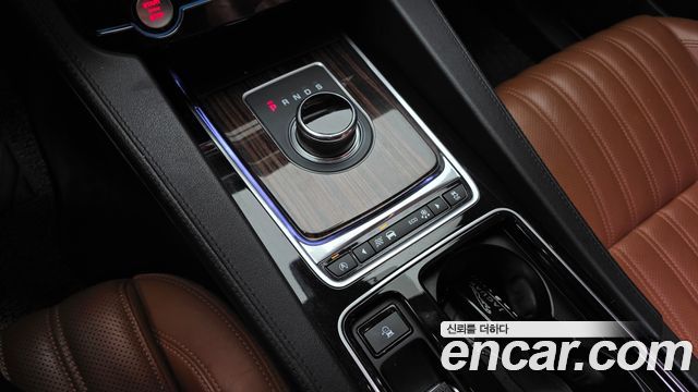 Jaguar F-PACE 2017 — photo 9